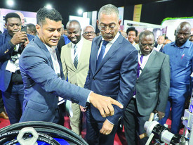 Ministro dos Recursos Minerais, Petr&oacute;leo e G&aacute;s, Diamantino Azevedo (centro), aborda participa&ccedil;&atilde;o das empresas nacionais na ind&uacute;stria petrol&iacute;fera - Edi&ccedil;&otilde;es Novembro