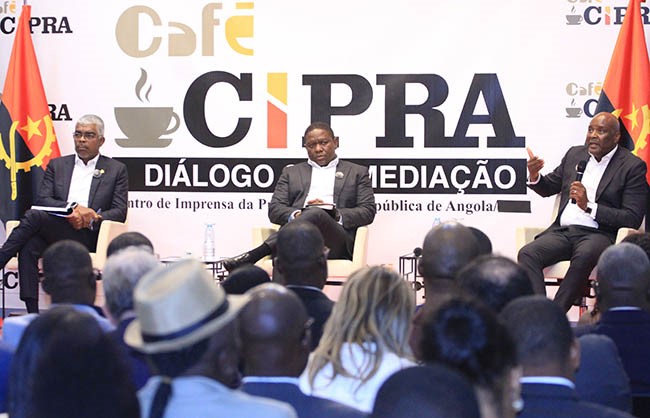 Ministros dos Transportes, do Turismo e das Obras P&uacute;blicas, Urbanismo e Habita&ccedil;&atilde;o em mais uma edi&ccedil;&atilde;o do Caf&eacute;CIPRA