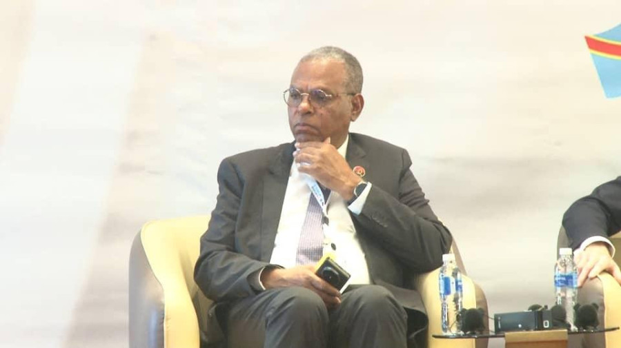 Ministro do Ind&uacute;stria e Com&eacute;rcio, Rui Mingu&ecirc;s 