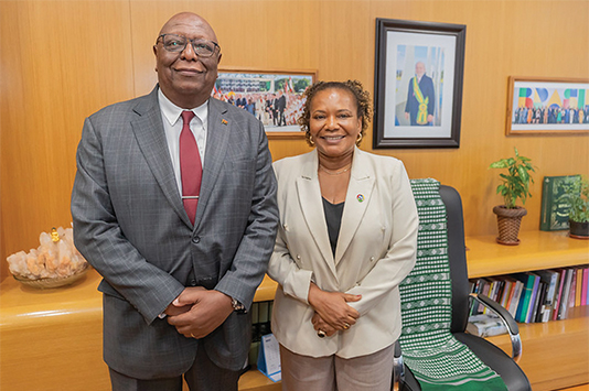 Ministros da Cultura de Angola, Filipe Zau, e do Brasil, Margareth Menezes, assinaram Memorando de Entendimento Cultural, em Bras&iacute;lia