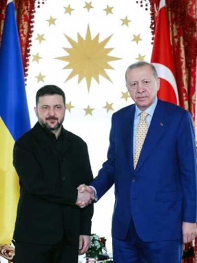 Presidente da Turquia re&uacute;ne-se com o homologo da Ucr&acirc;nia