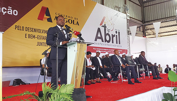 Ministro de Estado e chefe da Casa Civil do Presidente da Rep&uacute;blica presidiu o acto central do 04 de Abril, Dia da Paz e da Reconcilia&ccedil;&atilde;o Nacional