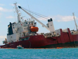 Ir&atilde;o ataca cargueiro israelita no Estreito de Ormuz - DR