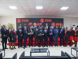 Participantes na cerim&oacute;nia em Abidjan, C&ocirc;te d'Ivoire  - MIREX