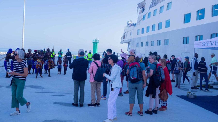 Turistas na cidade de Mo&ccedil;&acirc;medes