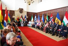 Ramaphosa insta diplomatas a fortalecerem la&ccedil;os econ&oacute;micos com &Aacute;frica do Sul - DR