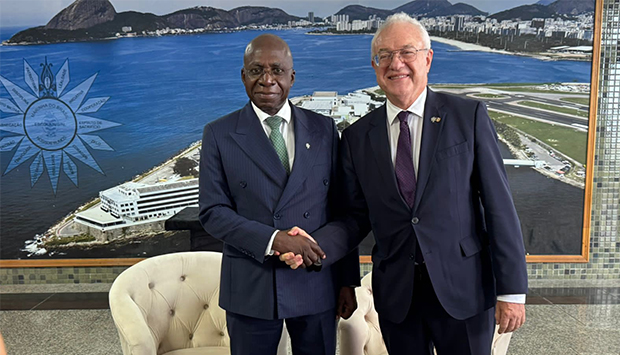 Ministros das Rela&ccedil;&otilde;es Exteriores de Angola e do Uruguai 