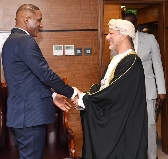 Presidente do Botswana anuncia acordos de infraestruturas durante visita a Om&atilde;