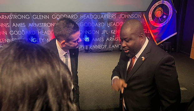 Membro do GGPEN (&agrave; dir.)