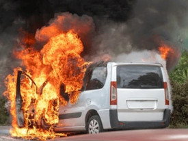 Explos&atilde;o de mini-autocarro no Zimbabwe provoca 18 mortos - DR