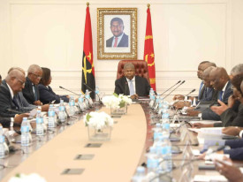 Presidente da Rep&uacute;blica, Jo&atilde;o Louren&ccedil;o, orientou &uacute;ltima reuni&atilde;o de prepara&ccedil;&atilde;o da visita do Papa Le&atilde;o XIV a Angola - Edi&ccedil;&otilde;es Novembro