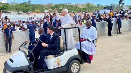 Papa Le&atilde;o XIV no Santu&aacute;rio da Muxima, prov&iacute;ncia de Icolo e Bengo