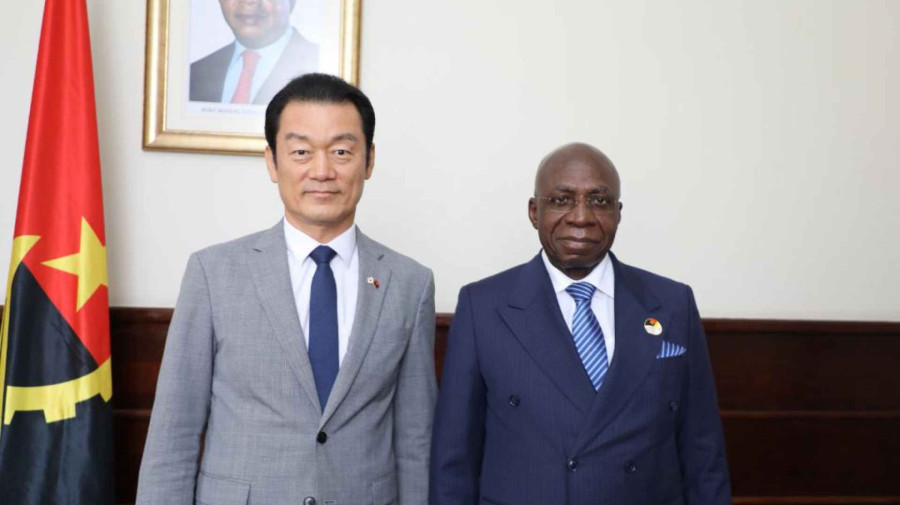 Ministro T&eacute;te Ant&oacute;nio com o embaixador da Coreia 