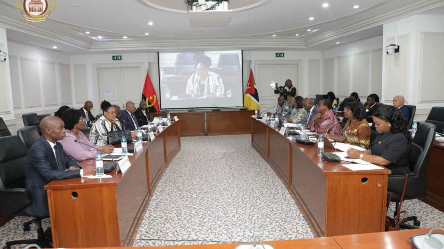 Deputados angolanos e mo&ccedil;ambicanos trocam experi&ecirc;ncias sobre &eacute;tica parlamentar