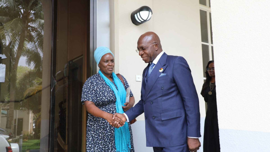 Ministro das Rela&ccedil;&otilde;es Exteriores, T&eacute;te Ant&oacute;nio, recebeu em audi&ecirc;ncia a coordenadora residente das Na&ccedil;&otilde;es Unidas, Amanda Khozi Mukhashi