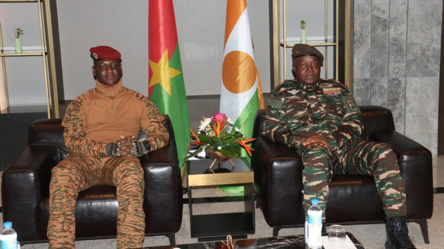 N&iacute;ger e Mali afirmam que pa&iacute;ses vizinhos patrocinam terrorismo