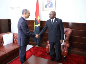 Ministro das Rela&ccedil;&otilde;es Exteriores, T&eacute;te Ant&oacute;nio, recebe em audi&ecirc;ncia o embaixador da &Iacute;ndia acreditado em Angola, Vidhu Nair - MIREX