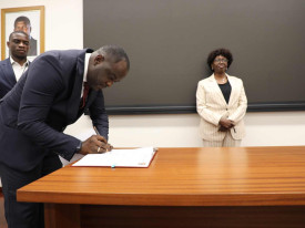 Cerim&oacute;nia de empossamento  - DR