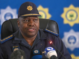 Chefe da pol&iacute;cia da &Aacute;frica do Sul suspenso por alegada corrup&ccedil;&atilde;o - DR