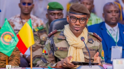 Carro-bomba mata ministro da Defesa do Mali 