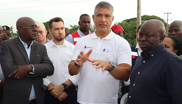 Ministro da Energia e &Aacute;guas avalia obras pelo pa&iacute;s