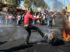 Marcha anti-imigra&ccedil;&atilde;o na &Aacute;frica do Sul for&ccedil;a fecho de lojas de emigrantes - DR