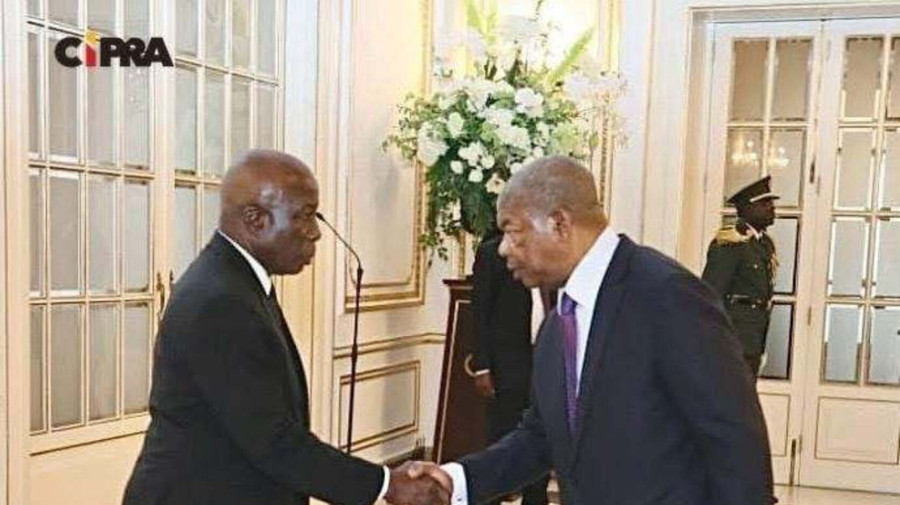 Presidente da Rep&uacute;blica, Jo&atilde;o Louren&ccedil;o, empossou novo ministro de Estado e chefe da Casa Militar, Jo&atilde;o Ernesto dos Santos