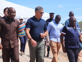 Ministro da Energia e &Aacute;guas na Hu&iacute;la - DR