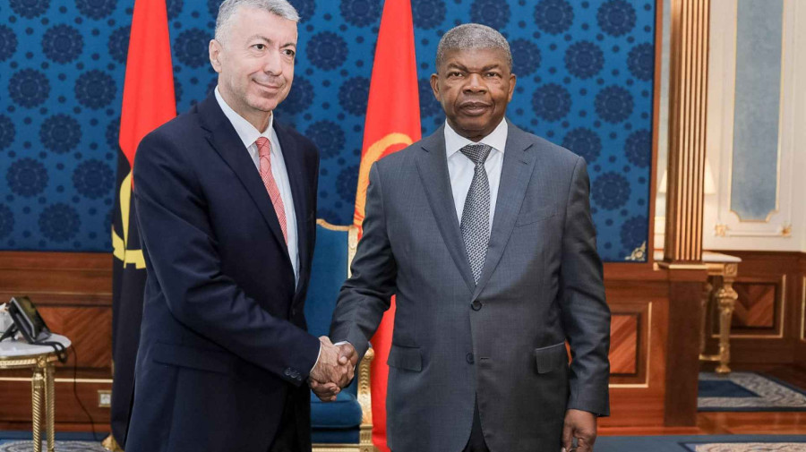 Chefe de Estado angolano, Jo&atilde;o Louren&ccedil;o, recebeu cumprimentos de despedida do embaixador da Turquia em Angola, Mahammet Mustafa &Ccedil;elik