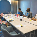 Encontro entre o embaixador Luvualu de Carvalho com empres&aacute;rios australianos