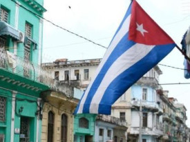 Trump refor&ccedil;a san&ccedil;&otilde;es contra Cuba por alegada "amea&ccedil;a extraordin&aacute;ria" - DR
