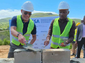Ministro da Energia e &Aacute;guas, Jo&atilde;o Baptista Borges, consigna obras na Huila no quadro do PCESSA - Cedida