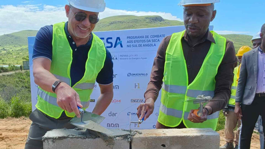 Ministro da Energia e &Aacute;guas, Jo&atilde;o Baptista Borges, consigna obras na Huila no quadro do PCESSA