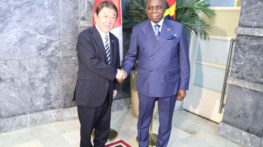 Ministros das Rela&ccedil;&otilde;es Exteriores de Angola, T&eacute;te Ant&oacute;nio, e dos Neg&oacute;cios Estrangeiros do Jap&atilde;o, Motegi Toshimitsu