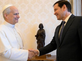 Chefe da diplomacia dos EUA visita Vaticano e Roma ap&oacute;s cr&iacute;ticas de Trump - DR