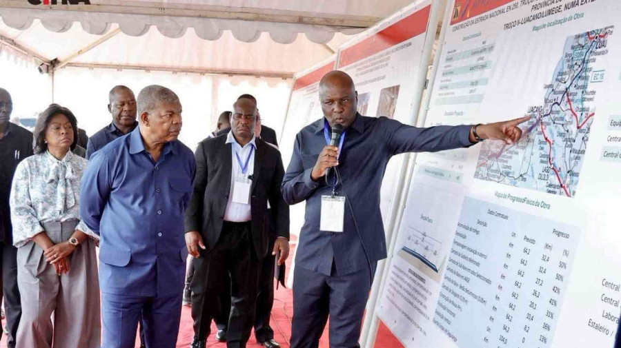 Presidente da Rep&uacute;blica, Jo&atilde;o Louren&ccedil;o, constata andamento das obras em estradas nacionais, na prov&iacute;ncia do Moxico Leste