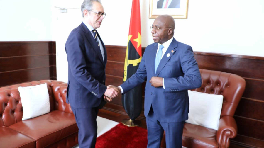 Ministro das Rela&ccedil;&otilde;es Exteriores, T&eacute;te Ant&oacute;nio, recebeu Johan Borgstam, representante especial da Uni&atilde;o Europeia para a Regi&atilde;o dos Grandes Lagos