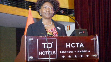 Ministra da Sa&uacute;de, S&iacute;lvia Lutucuta 
