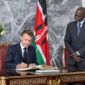 Macron anuncia investimentos franceses e africanos de 23 bili&otilde;es de euros