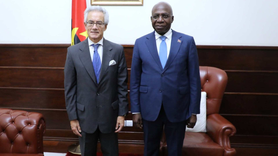 Ministro das Rela&ccedil;&otilde;es Exteriores, T&eacute;te Ant&oacute;nio, recebeu Manuel Maria Lajerreta, embaixador do Reino de Espanha acreditado em Angola