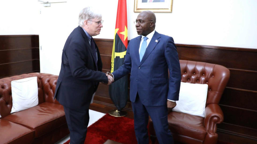 Ministro das Rela&ccedil;&otilde;es Exteriores, T&eacute;te Ant&oacute;nio, recebeu o director do Programa para &Aacute;frica no Conselho Europeu de Rela&ccedil;&otilde;es Exteriores, Alex Vines