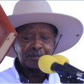 Museveni toma posse como Presidente reeleito do Uganda