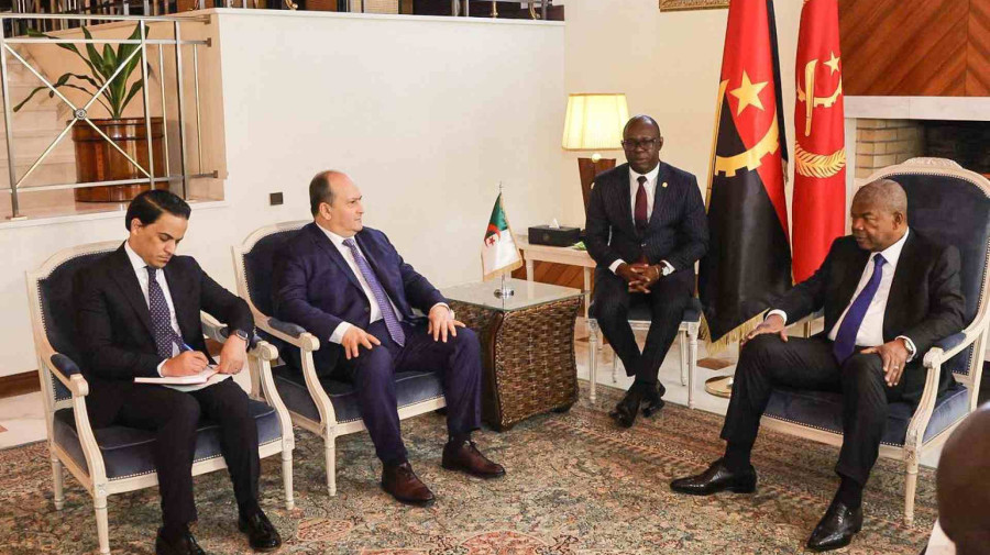Presidente da Rep&uacute;blica, Jo&atilde;o Louren&ccedil;o, recebeu em audi&ecirc;ncia, em Argel, o Primeiro-Ministro da Arg&eacute;lia, Sifi Ghrieb