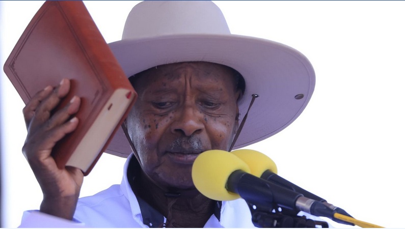 Museveni toma posse como Presidente reeleito do Uganda