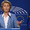 Von der Leyen acusa R&uacute;ssia de "ridicularizar esfor&ccedil;os diplom&aacute;ticos"