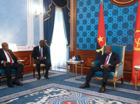 Presidente da Rep&uacute;blica, Jo&atilde;o Louren&ccedil;o, recebeu o ministro dos Recursos H&iacute;dricos e da Electricidade da Rep&uacute;blica Democr&aacute;tica do Congo, Aim&eacute; Molendo Sakombi - Edi&ccedil;&otilde;es Novembro
