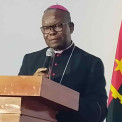 Bispo aponta amor maternal e paternal como bases das fam&iacute;lias