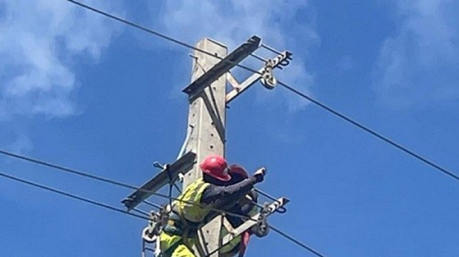 Decorrem os trabalhos de electrifica&ccedil;&atilde;o de v&aacute;rias localidades da prov&iacute;ncia do Huambo