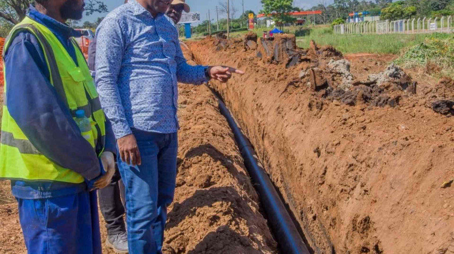 Governador provincial do Cuanza Norte, Jo&atilde;o Diogo Gaspar, visita obras em curso