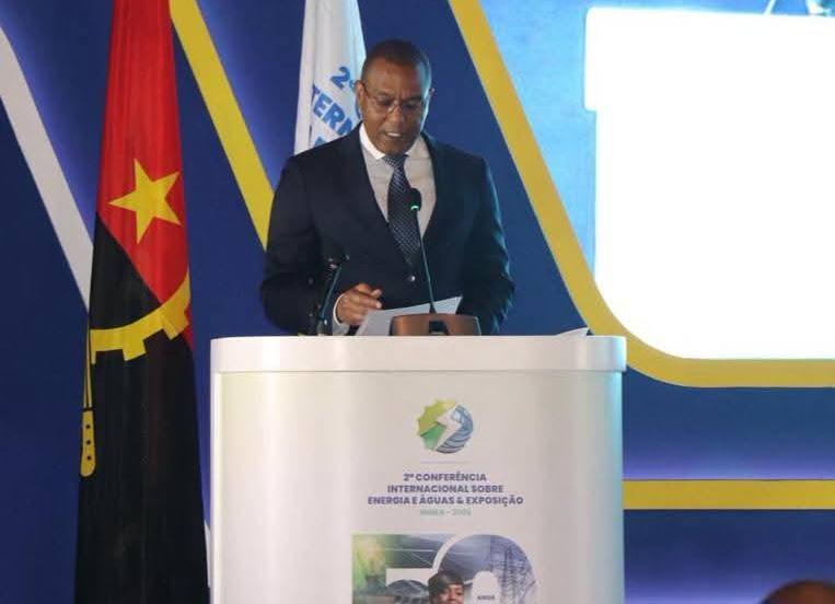 Ministro de Estado para Coordena&ccedil;&atilde;o Econ&oacute;mica, Jos&eacute; de Lima Massano 